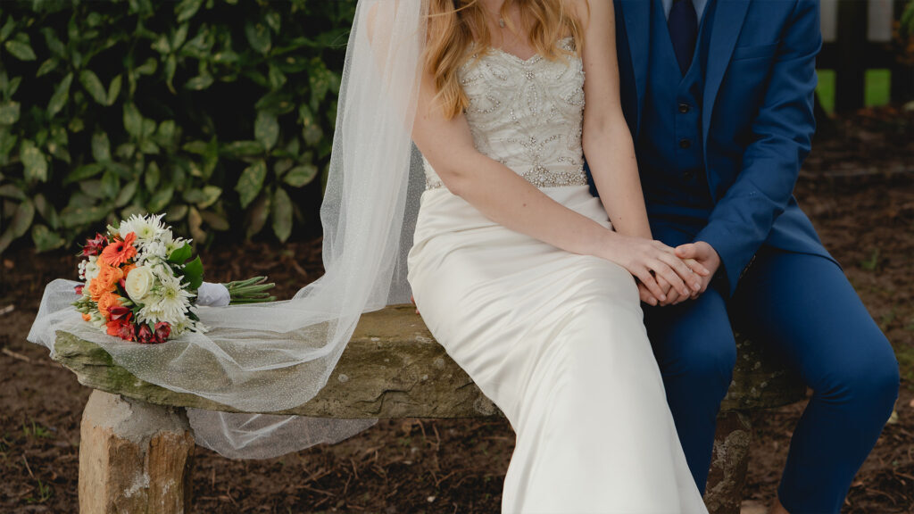 Wedding-Couple-Bench-Ballyk-1024&times;576